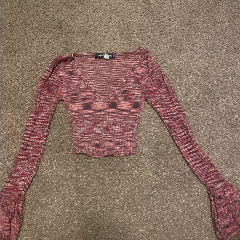 Cropped long sleeve, flared sleeves, stretchy